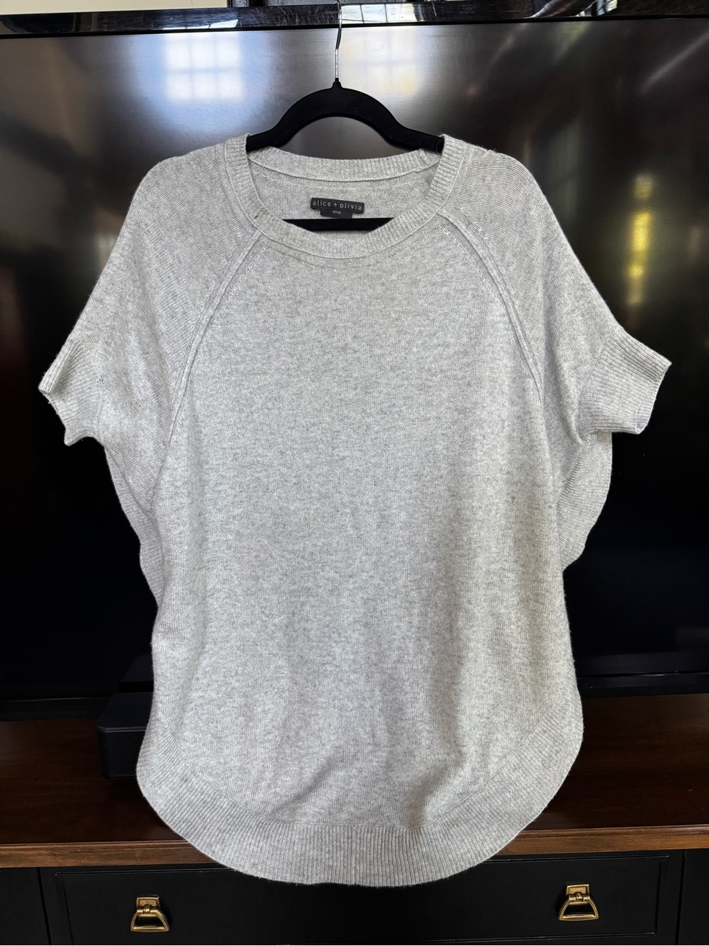 Alice + Olivia Light Gray Short-Sleeve Knit Tunic